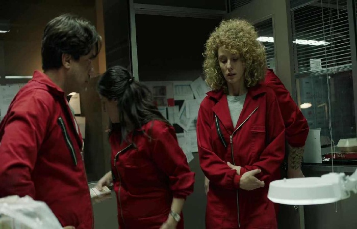 Screenshots of Money Heist Season 3 Hindi Dubbed Download