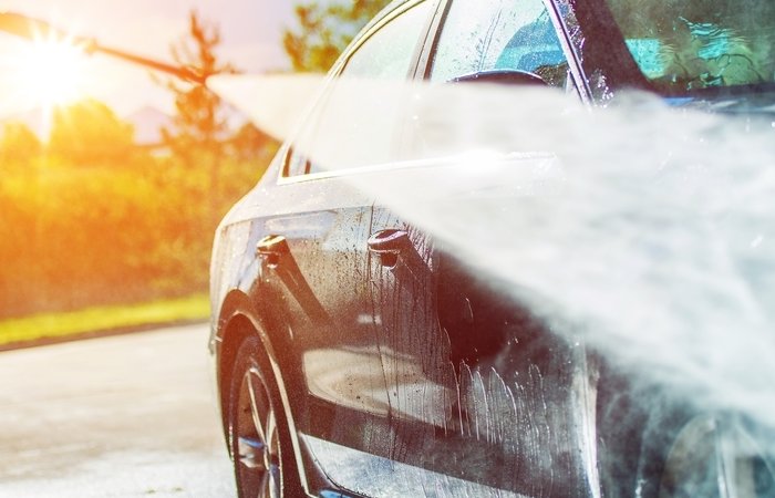 Automated Precision in Car Washing