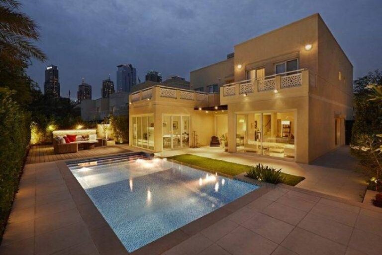 How Can Pool Builders Dubai Revolutionize Your Villa?
